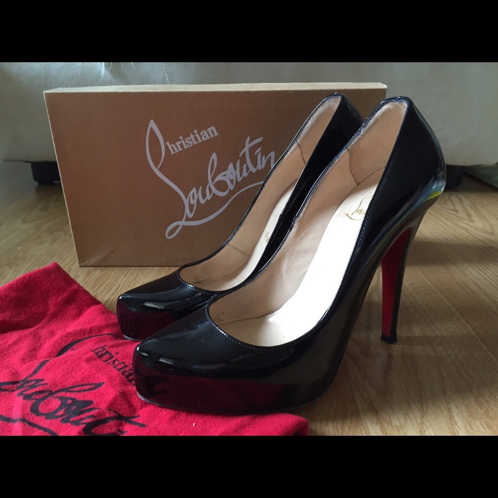 MOVNG SALE Christian Louboutin Rolando, Sz 5